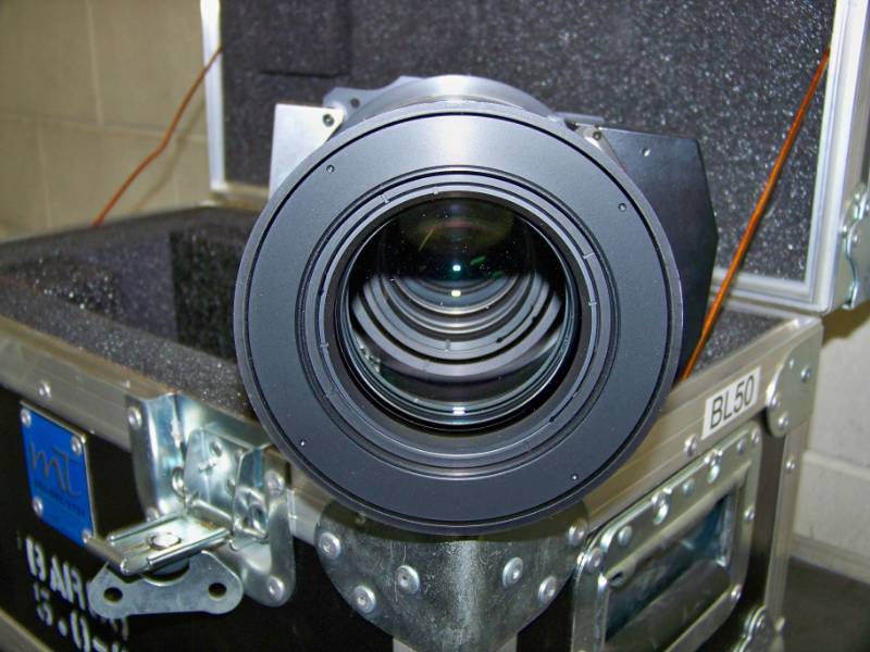 lot 80 image: Barco DLP Projection XGA  XSGA TLD ZOOM 5.0-8.0 Projector Lens in Hard-Sided Road Case