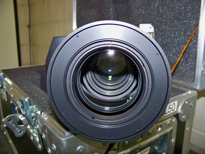 lot 81 image: Barco DLP Projection XGA  XSGA TLD ZOOM 5.0-8.0 Projector Lens in Hard-Sided Road Case