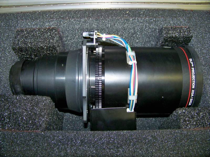 lot 82 image: Barco DLP Projection XGA  XSGA TLD ZOOM 5.0-8.0 Projector Lens in Hard-Sided Road Case