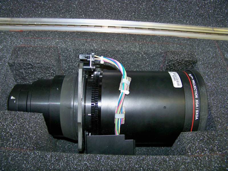 lot 83 image: Barco DLP Projection XGA  XSGA TLD ZOOM 5.0-8.0 Projector Lens in Hard-Sided Road Case