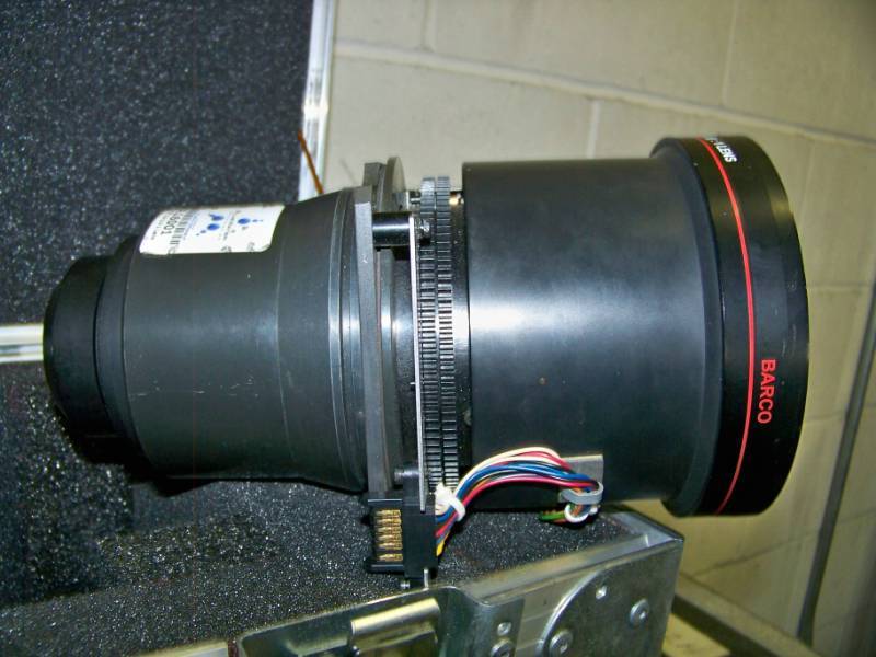 lot 88 image: Barco DLP Projection XGA  XSGA TLD ZOOM 1.6-2.0  1 Projector Lens in Hard-Sided Road Case