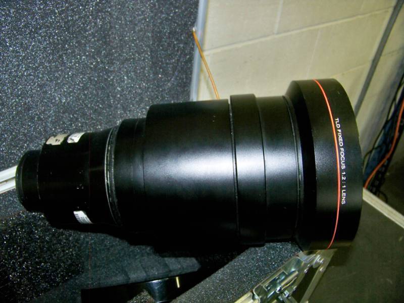lot 92 image: Barco DLP Projection XGA  XSGA TLD FIXED FOCUS 1.2  1 Projector Lens in Hard-Sided Road Case