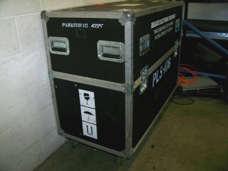 lot 99 image: Hard-Sided Road Case 50 x 41 x 24
