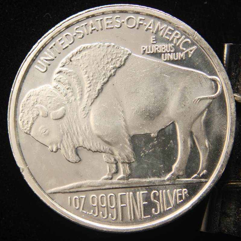 lot 05 image: 1 TROY OZ. .999 FINE SILVER INDIAN BUFFALO DESIGN