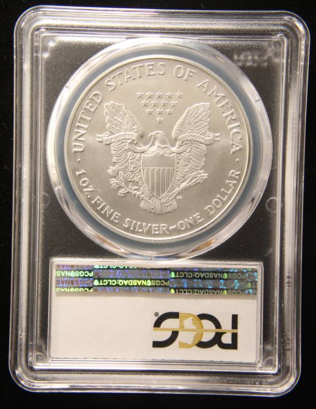lot 17 image: 2001 AMERICAN SILVER EAGLE 1 TROY OZ. .999 FINE SILVER MS69 PCGS