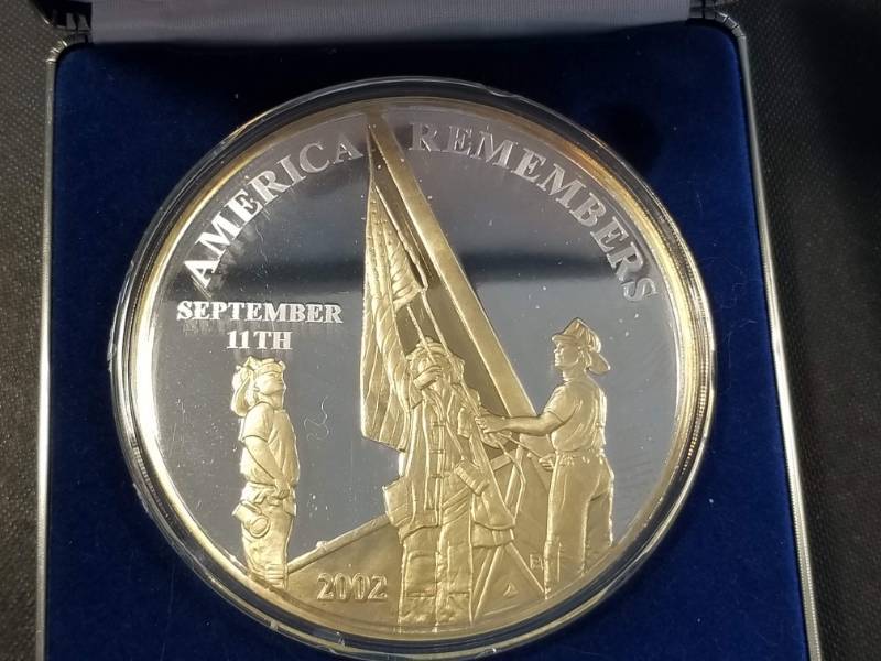 lot 07-B image: 8 TROY OZ. .999 FINE SILVER SEPTEMBER 11th COMMEMORATIVE ROUND IN AIRTITE