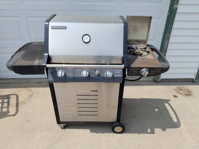 lot 9 image: Brinkman gas grill