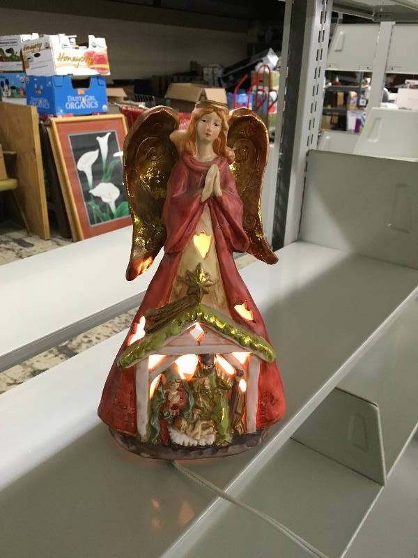 lot 174 image: Lighted Angel Figurine