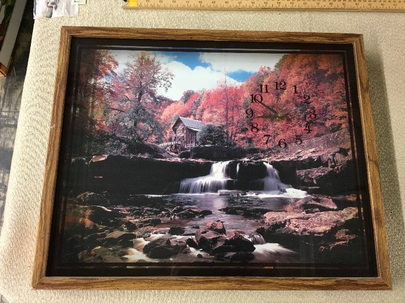 lot 175 image: Scenic View Clock