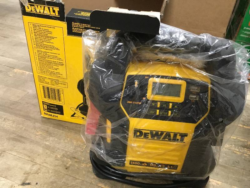 DEWALT 1400 Peak Amp Jump Starter with Digital Compressor  in good condition