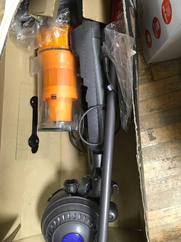 Dyson Slim Ball Multi-Floor Upright Vacuum Cleaner in good condition