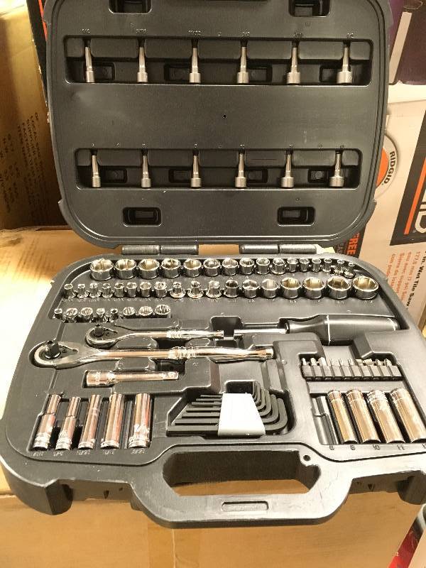 Husky Mechanics Tool Set (92-Piece) in good condition