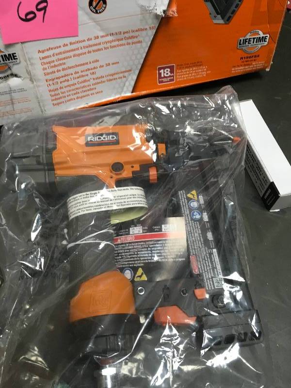 RIDGID 18-Gauge 1-12 in. Finish Stapler, in good condition