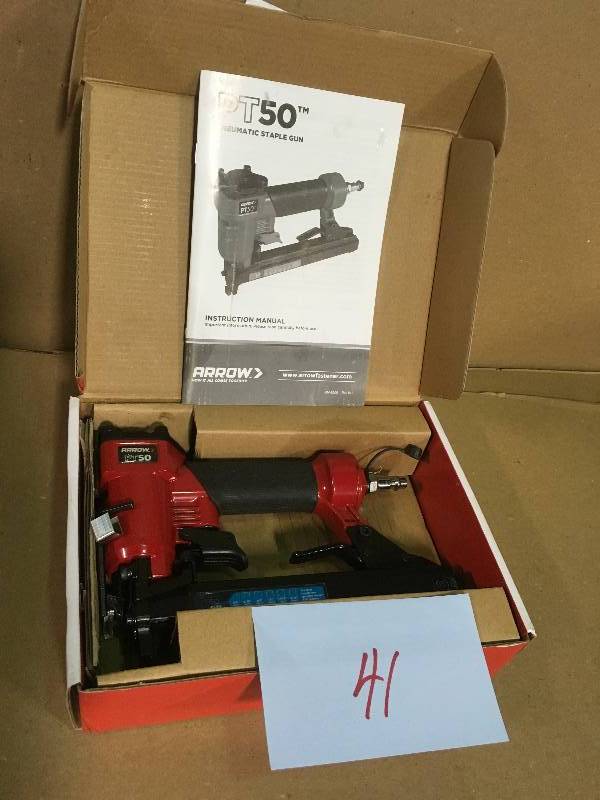 lot 41 image: Arrow Fastener Pneumatic Staple Gun in good condition