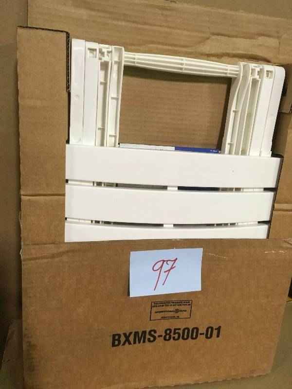 lot 97 image: Adams Manufacturing Quik-Fold White Resin Plastic Outdoor Side Table in good condition