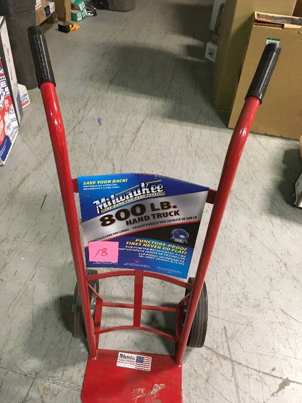 lot 18 image: Milwaukee Hand Truck 47132 Dual Handle  in good condition
