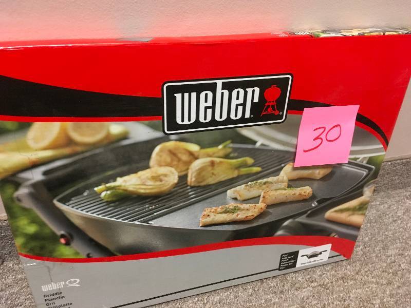 lot 30 image: Weber Cast-Iron Griddle for Q 2000 Gas Grill  in good condition