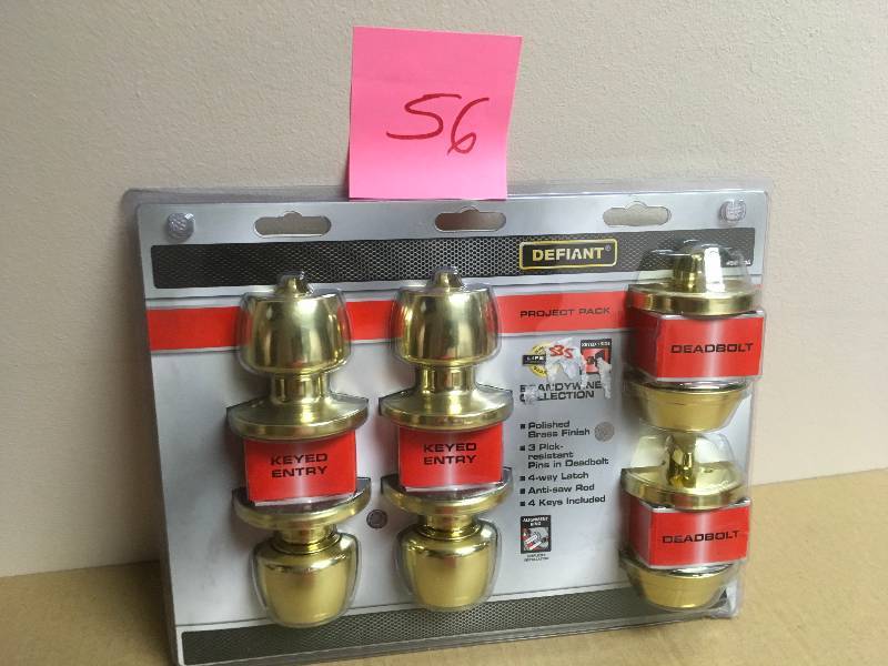 lot 56 image: Defiant Brandywine Antique Brass Entry Knob and Single Cylinder Deadbolt Combo  in good condition