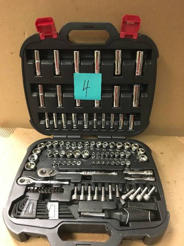 lot 4 image: Husky Mechanics Tool Set (111-Piece) in good condition