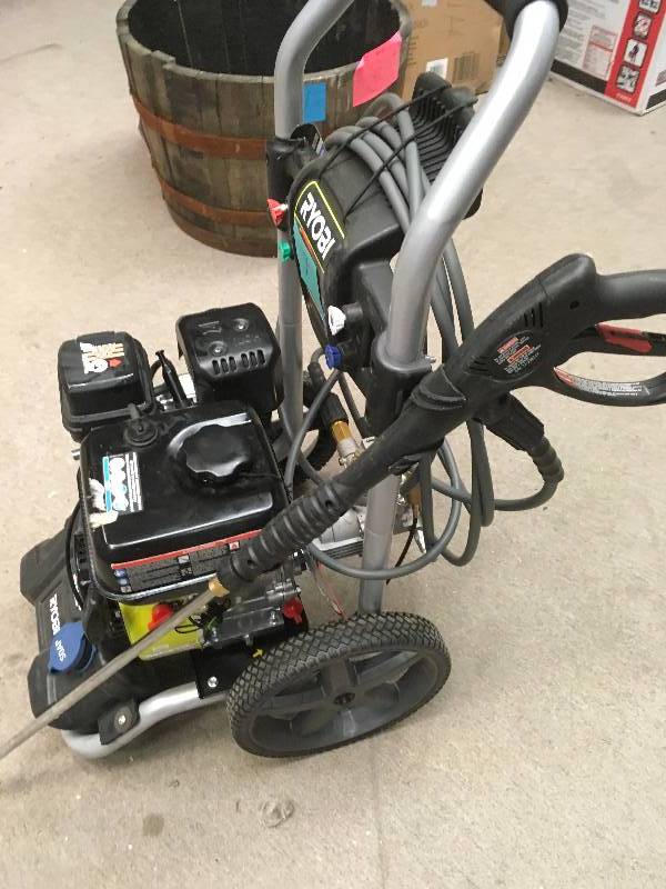 lot 7 image: RYOBI 3,100-PSI 2.5-GPM 212cc Gas Pressure Washer with Idle Down in good condition