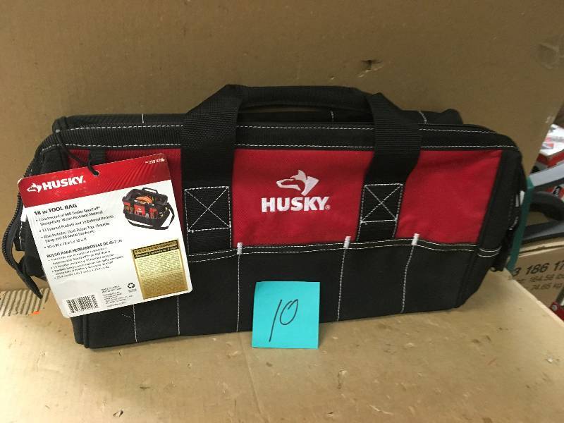 lot 10 image: Husky 18 in. Tool Bag in good condition