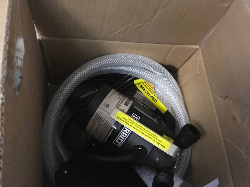 lot 59 image: Everbilt 0.1 HP Non-Submersible Transfer Pump v