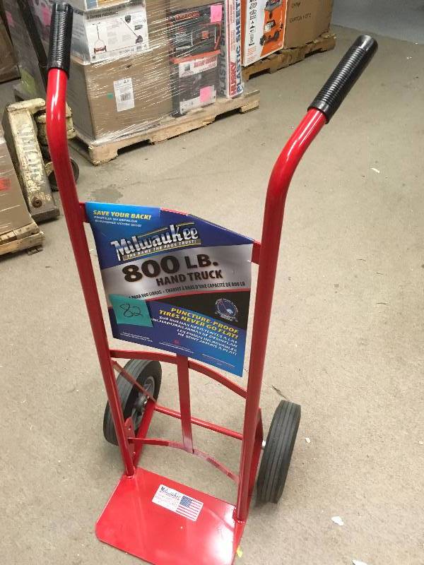 lot 82 image: Milwaukee Hand Truck 47132 Dual Handle in good condition