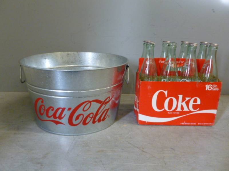 lot 12 image: Coca-Cola Collectible