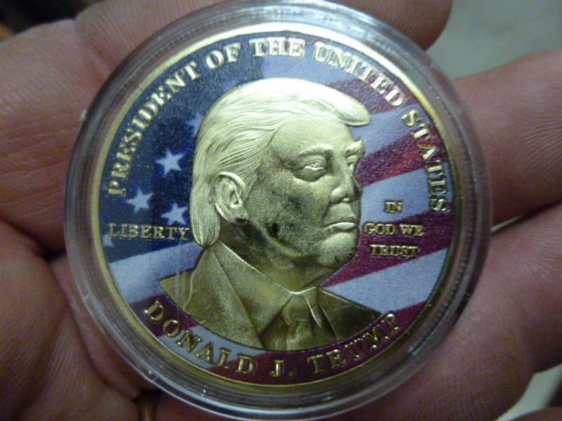 lot 30 image: Collector Coin