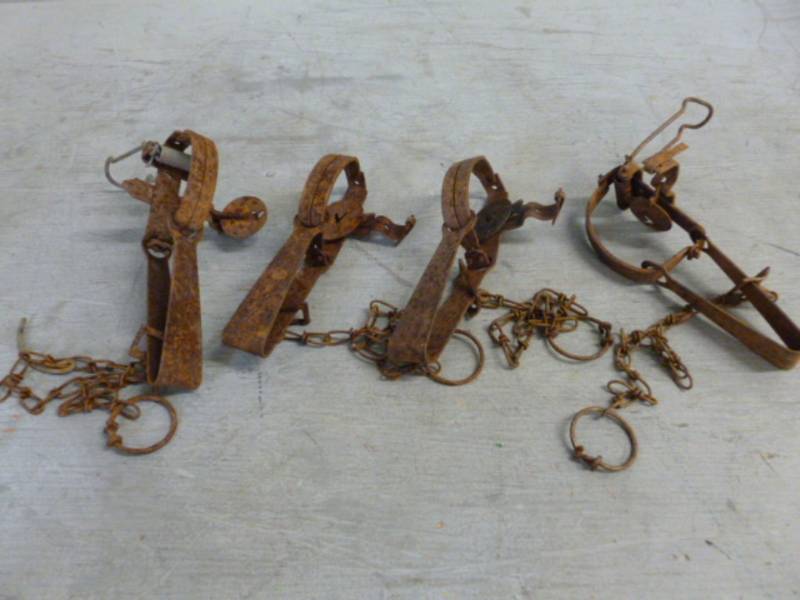 lot 35 image: Vintage Traps