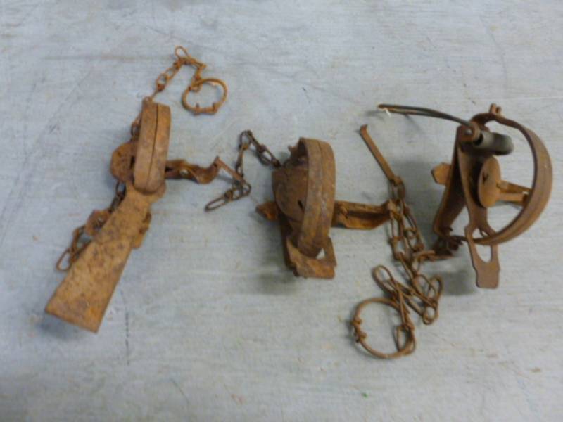 lot 38 image: Vintage Traps