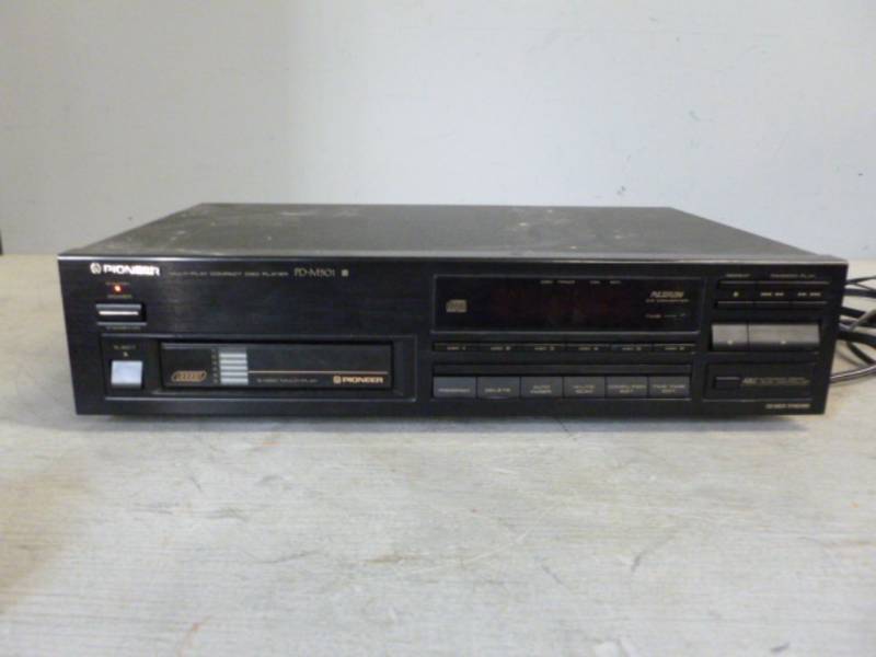 lot 46 image: Pioneer CD Player