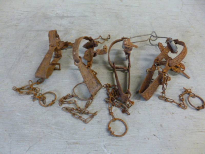 lot 48 image: Vintage Traps