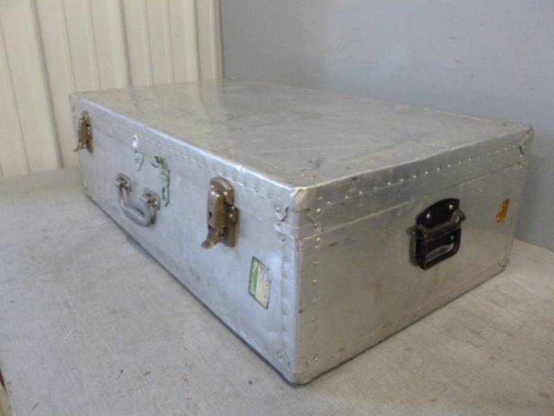 lot 63 image: Vintage Travel Case