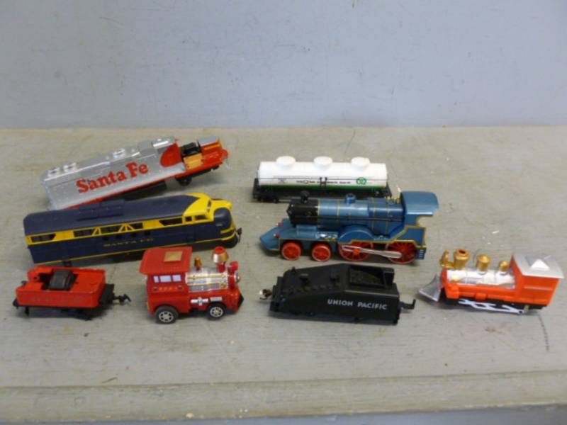 lot 71 image: Train Cars
