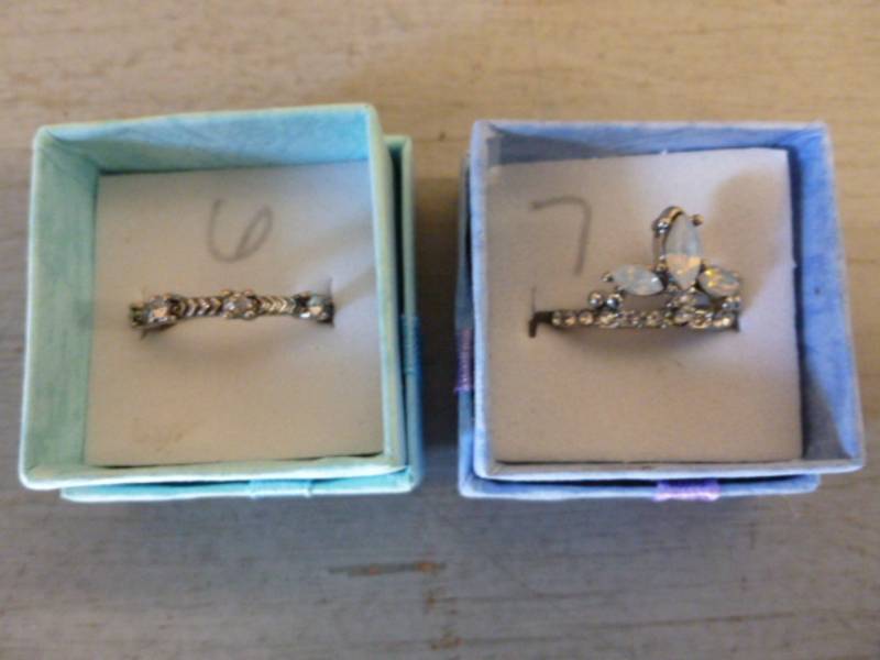 lot 78 image: Ladies Rings