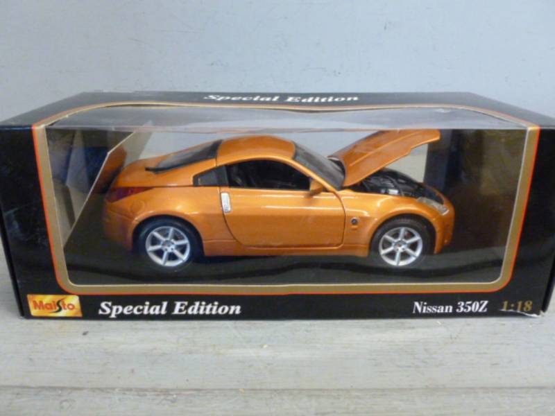 lot 84 image: Die Cast Metal Car