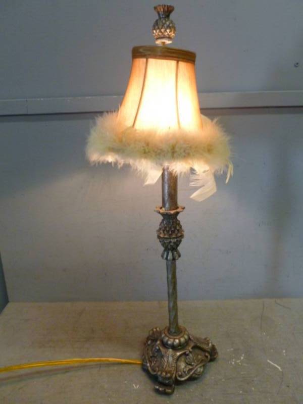 lot 103 image: Dresser Lamp
