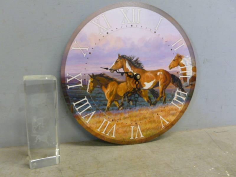 lot 105 image: Decorative