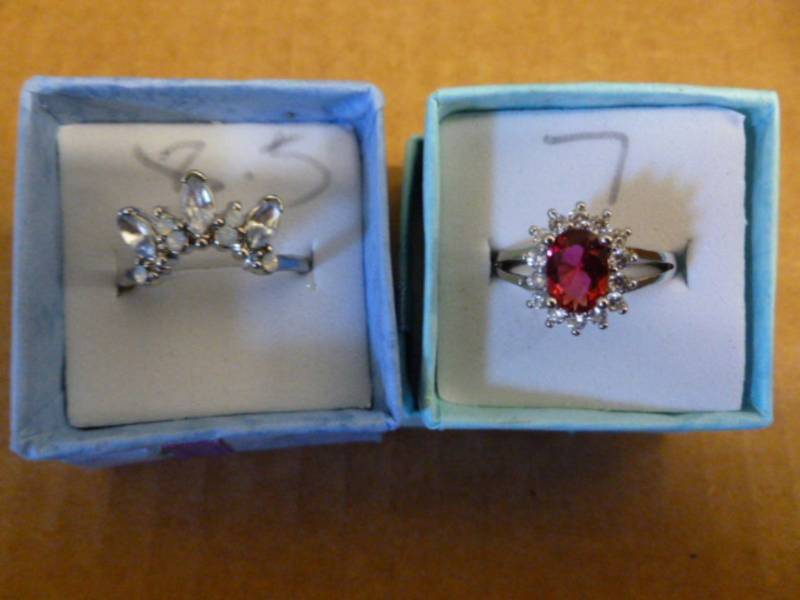 lot 163 image: Ladies Rings