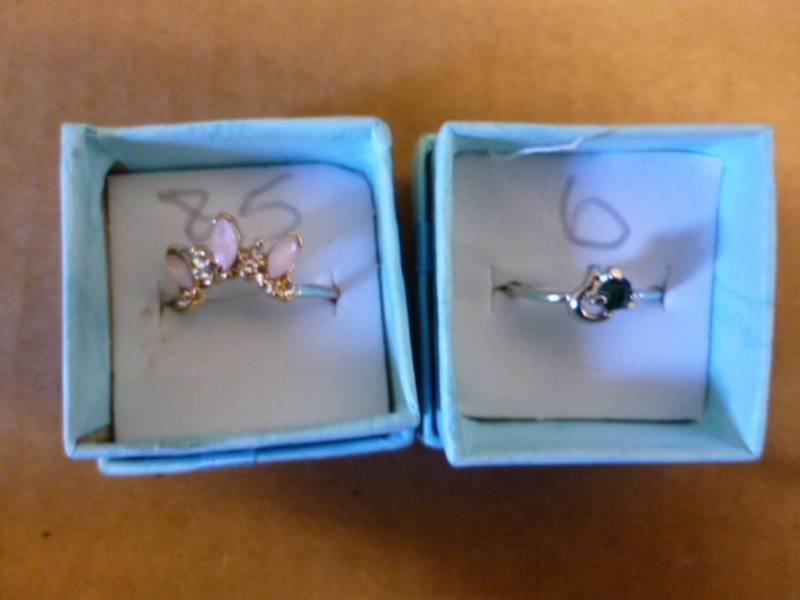 lot 165 image: Ladies Rings