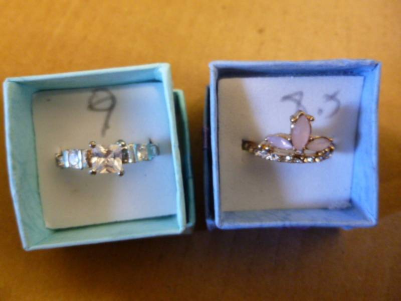lot 170 image: Ladies Rings