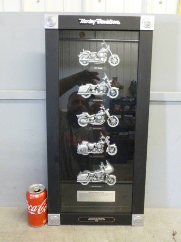lot 176 image: Harley Davidson Collectible