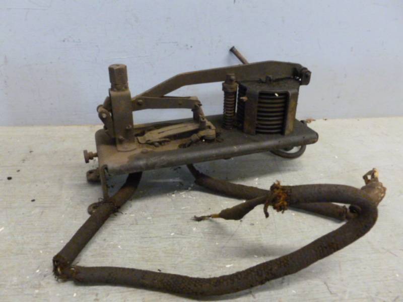 lot 192 image: Vintage Automotive Part