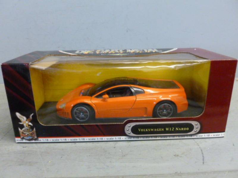 lot 197 image: Die Cast Metal Car