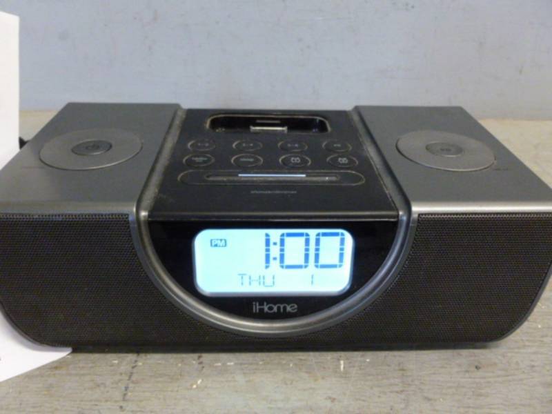 lot 209 image: I Home Radio