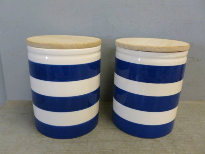 lot 220 image: Crock