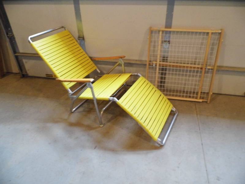 Chaise Lounge Chair - Pet Gate
