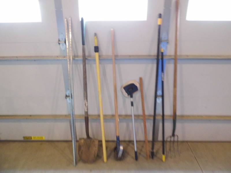 Yard Tools - Shelf Brackets - Extension Poles