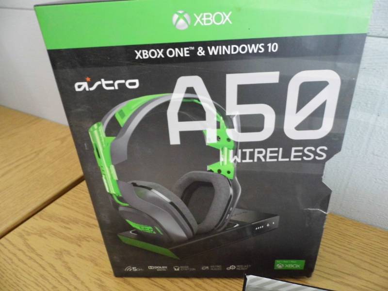 X-Box  Windows 10 Wireless Headphones
